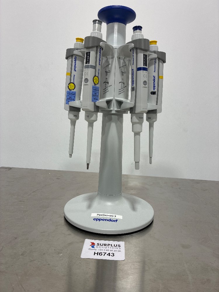 Image of Eppendorf Set of 4 Research plus pipette